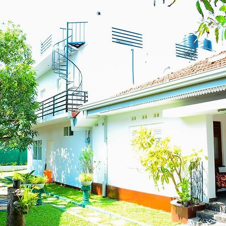 Mama Beach Villa Negombo Luaran gambar